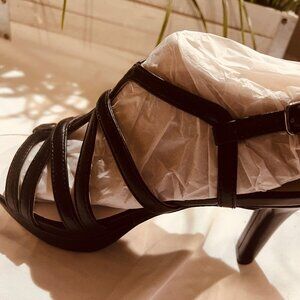 Black Naturalizer brand heels size 7